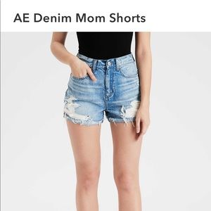 American Eagle Mom Short